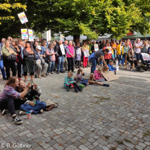 800 Menschen demonstrieren gegen Rechts